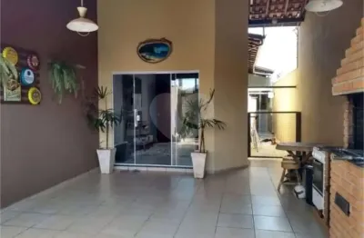 Casa com 3 quartos à venda na Rua Cícero Bispo de Souza, Jardim Olímpico, Bauru