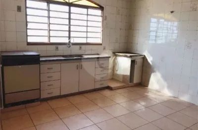 Casa com 3 quartos à venda na Rua Sabadíno Scriptore, Vila Falcão, Bauru