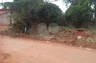 Terreno à venda na Rua Flávio Aredes Lopes, Tangarás, Bauru
