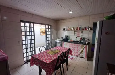 Casa com 3 quartos à venda na Rua Professor Antônio Guedes de Azevedo, Vila Industrial, Bauru