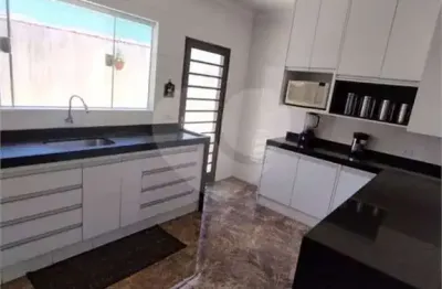 Casa com 3 quartos à venda na Rua Professor Antônio Guedes de Azevedo, Vila Industrial, Bauru