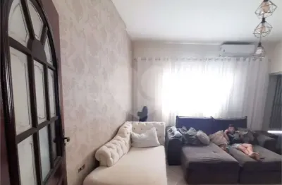 Casa com 3 quartos à venda na Rua Albertina Pina, Parque City, Bauru