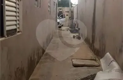 Casa com 3 quartos à venda na Rua Azor Garcia dos Santos, Parque Jaraguá, Bauru