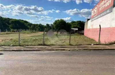 Terreno à venda na Rua José Aiello, Centro, Bauru