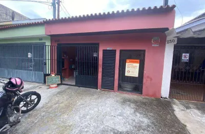Excelente casa terrea em bairro arborizado e residencial!!!