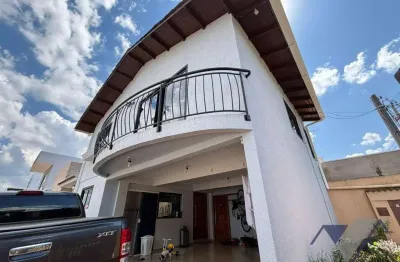 Sobrado para alugar, 186 m² por r$ 6.000,00/mês - região do lago - cascavel/pr