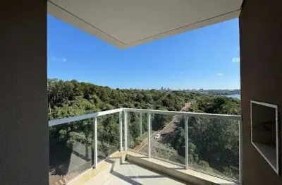 More com vista definitiva para o lago municipal e viva cercado de conforto e natureza!