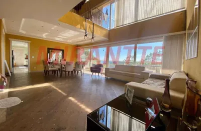 Sobrado de 750m² com 5 quartos em serra da cantareira