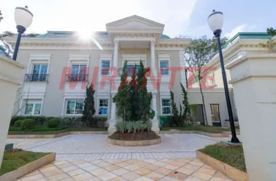 Cond. fechado de 775m² com 5 quartos em jardim floresta