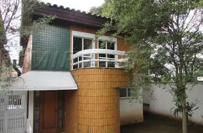 Sobrado de 224m² com 4 quartos em alto de pinheiros