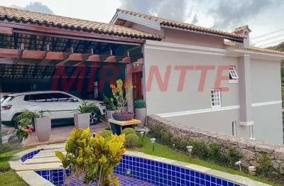 Cond. fechado de 341m² com 3 quartos em horto florestal