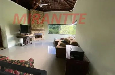 Sobrado de 750m² com 5 quartos em serra da cantareira
