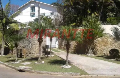 Sobrado de 720m² com 5 quartos em serra da cantareira