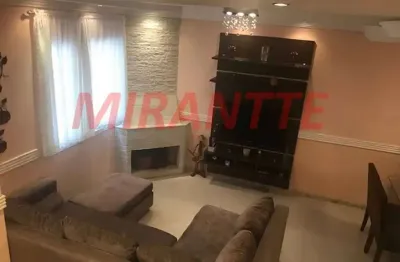 Cond. fechado de 170m² com 4 quartos em horto florestal
