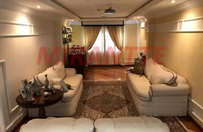 Sobrado de 750m² com 5 quartos em serra da cantareira
