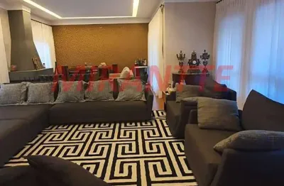 Sobrado de 450m² com 4 quartos em serra da cantareira