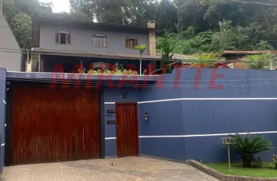 Sobrado de 600m² com 3 quartos em serra da cantareira