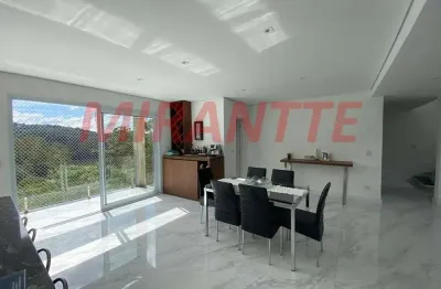 Sobrado de 350m² com 3 quartos em serra da cantareira