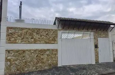 Cond. fechado de 65m² com 2 quartos em vila paranagua
