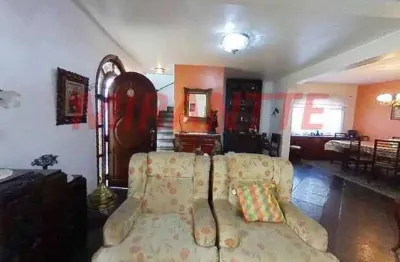 Casa com 3 quartos à venda na Rua Itamarati, Santa Teresinha, São Paulo