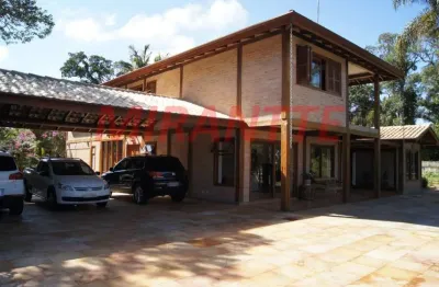 Sobrado de 421m² com 4 quartos em serra da cantareira