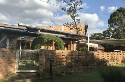 Sobrado de 450m² com 4 quartos em serra da cantareira