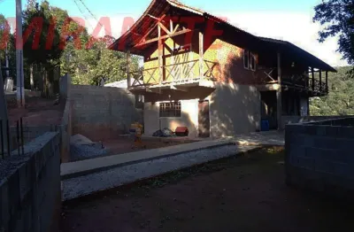 Sobrado de 280m² com 4 quartos em serra da cantareira