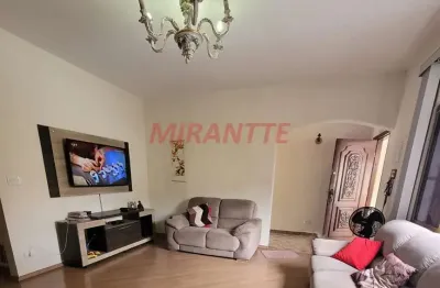 Sobrado de 134m² com 4 quartos em parque casa de pedra