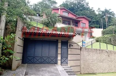 Sobrado de 350m² com 3 quartos em serra da cantareira