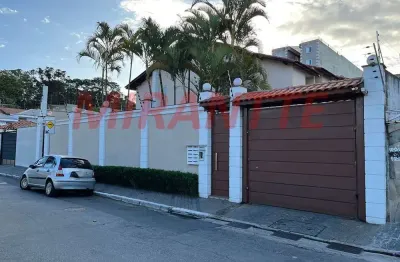 Cond. fechado de 126m² com 3 quartos em vila mazzei