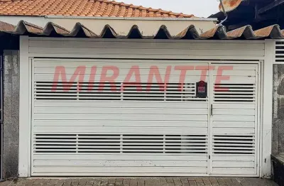Sobrado de 151m² com 3 quartos em parque casa de pedra