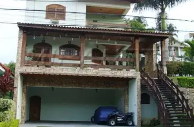 Cond. fechado de 390m² com 4 quartos em condomínio aruã