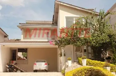 Casa com 4 quartos à venda na Rua Ravena, Centro, Arujá