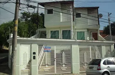 Casa com 3 quartos à venda na Rua Mata Redonda, Vila Nivi, São Paulo