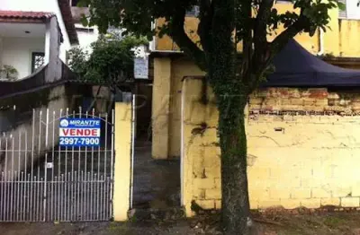 Sobrado de 210m² com 4 quartos em parque casa de pedra