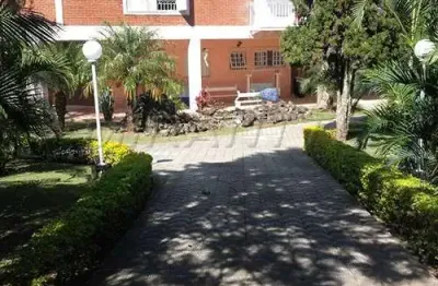 Sobrado de 715m² com 4 quartos em serra da cantareira