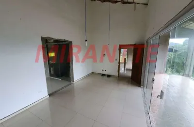 Sobrado de 270m² com 4 quartos em serra da cantareira