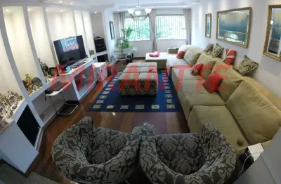 Sobrado de 198m² com 4 quartos em jardim kherlakian