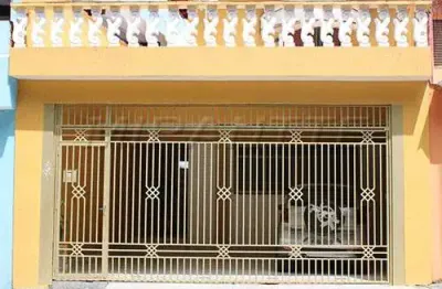 Sobrado de 145m² com 3 quartos em parque casa de pedra