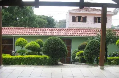 Casa terrea de 300m² com 3 quartos em horto florestal
