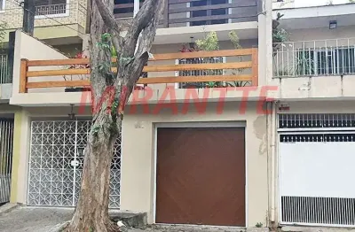 Sobrado de 210m² com 4 quartos em parque casa de pedra