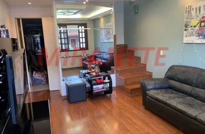 Cond. fechado de 63m² com 2 quartos em horto florestal