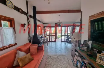 Cond. fechado de 170.95m² com 3 quartos em serra da cantareira