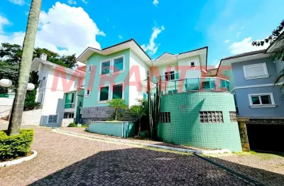 Cond. fechado de 589m² com 3 quartos em jardim floresta