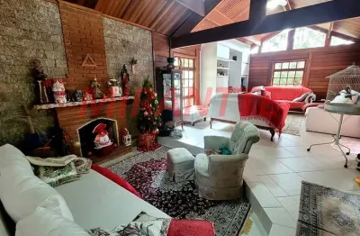 Casa terrea de 202.3m² com 3 quartos em serra da cantareira