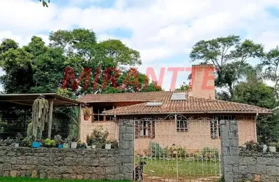 Cond. fechado de 270m² com 3 quartos em serra da cantareira