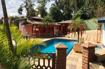 Sobrado de 310m² com 3 quartos em serra da cantareira