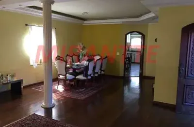 Sobrado de 300m² com 4 quartos em palmas do tremembé