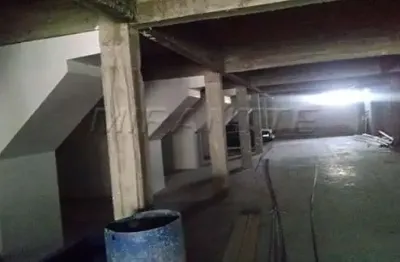 Cond. fechado de 90m² com 2 quartos em parada inglesa