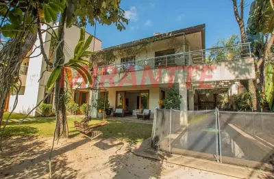 Cond. fechado de 778m² com 4 quartos em cidade jardim